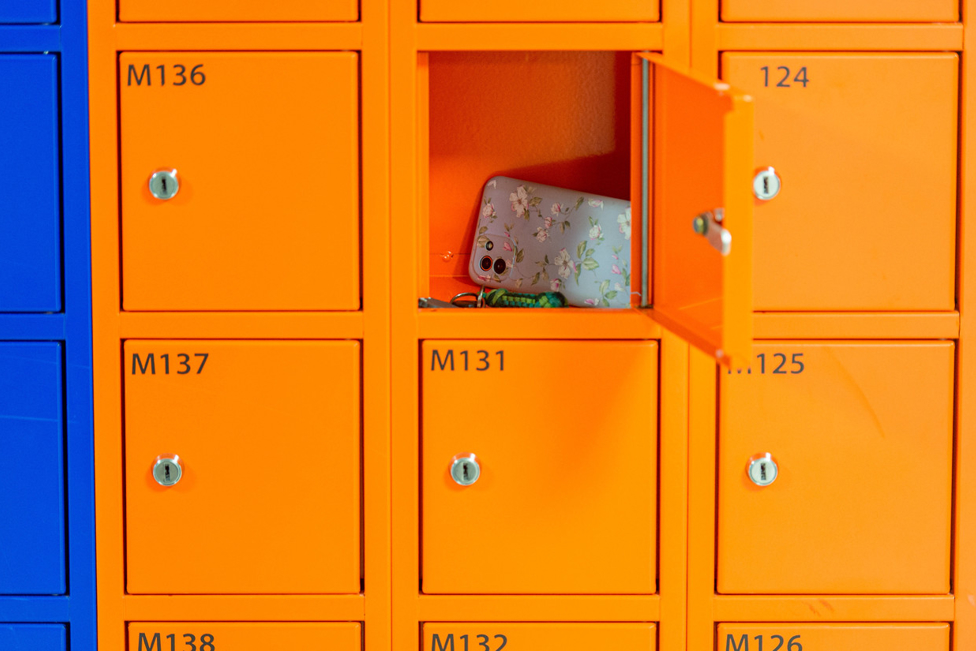 Thuis Of In De Kluis